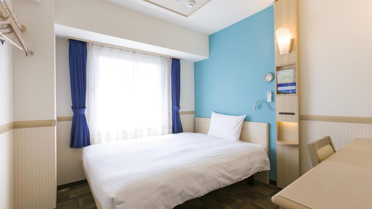Toyoko Inn Nara Oji Eki Minami Guchi Esterno foto