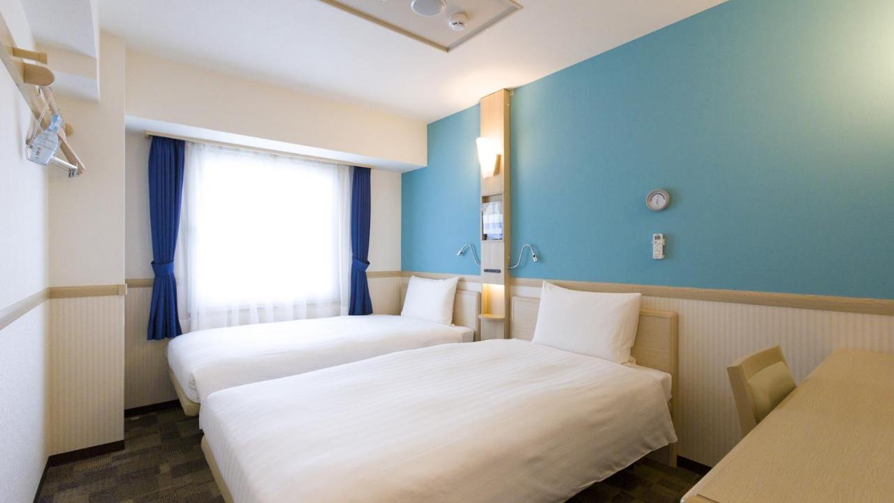 Toyoko Inn Nara Oji Eki Minami Guchi Esterno foto